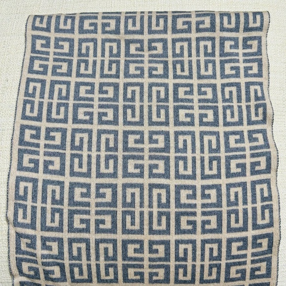 NWOT Givenchy 4G Monogram 100% Wool Unisex Scarf - Picture 9 of 12